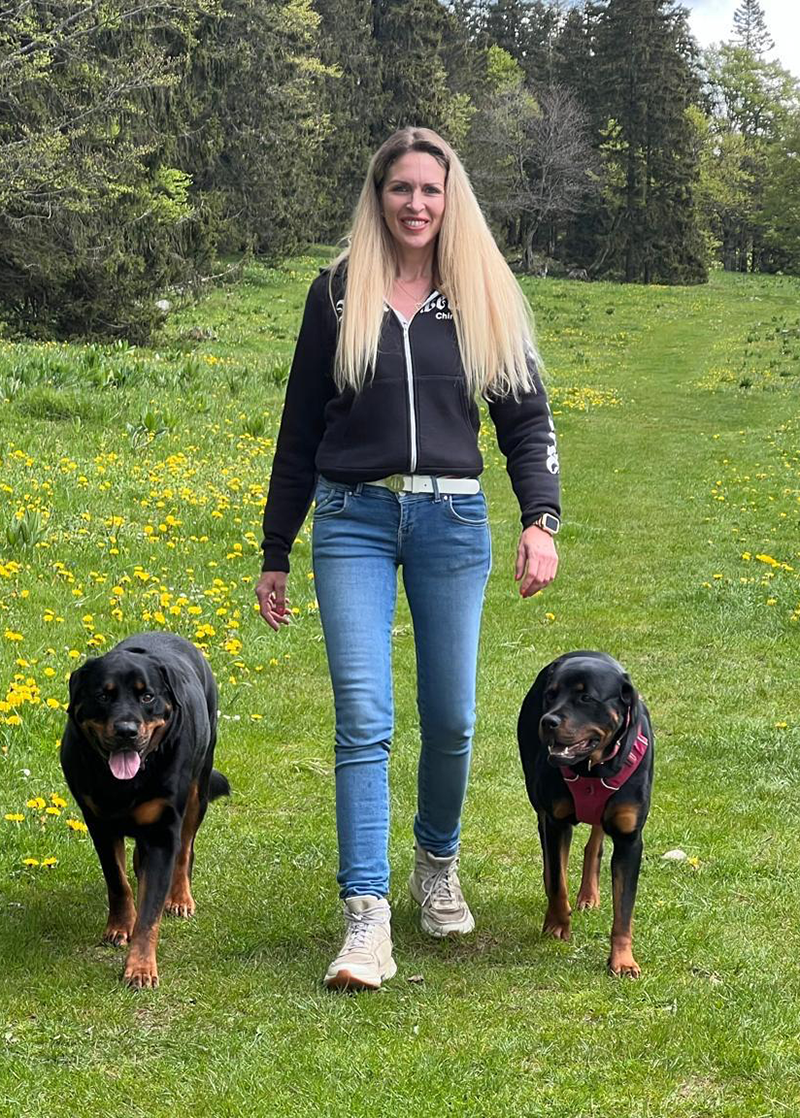 Olivia Garz — Philosophie Natural Dog Move
